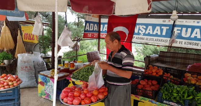 Bu tezgahta şehit ailelerine her şey ücretsiz