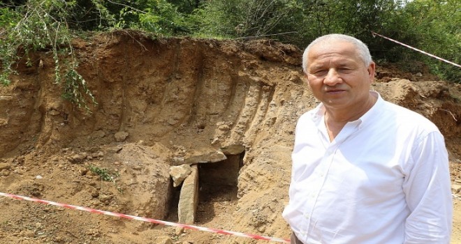 Belediye ekipleri yol çalışması yapıyordu... Gördüklerine inanamadılar!