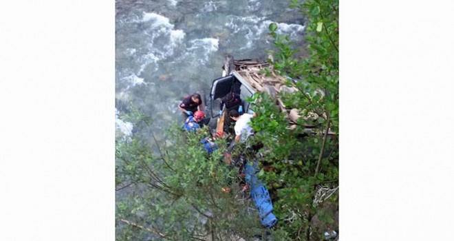 Baba-oğul yayla dönüşü gerçekleşen kazada can verdi