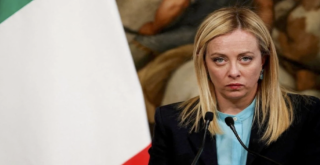 İtalya Başbakanı'nın boyuyla dalga geçen gazeteciye 5 bin euro tazminat cezası